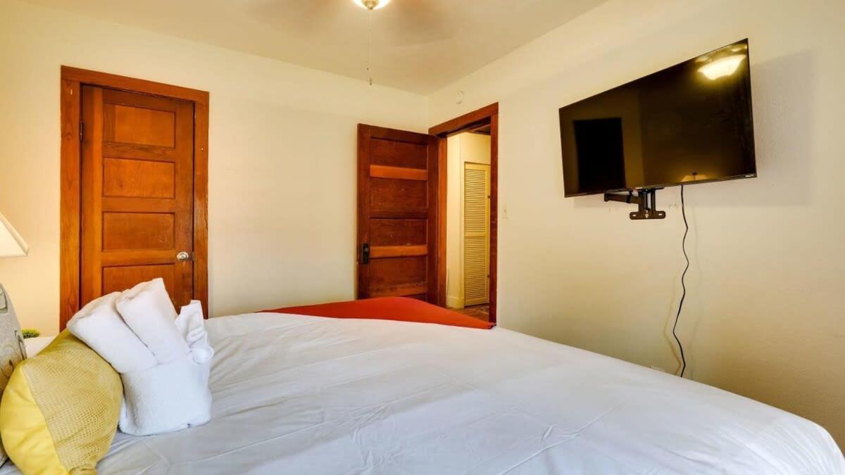 Retro Rainbow At Herb River-highlighter Hideaway #5 Casa vacanze Savannah