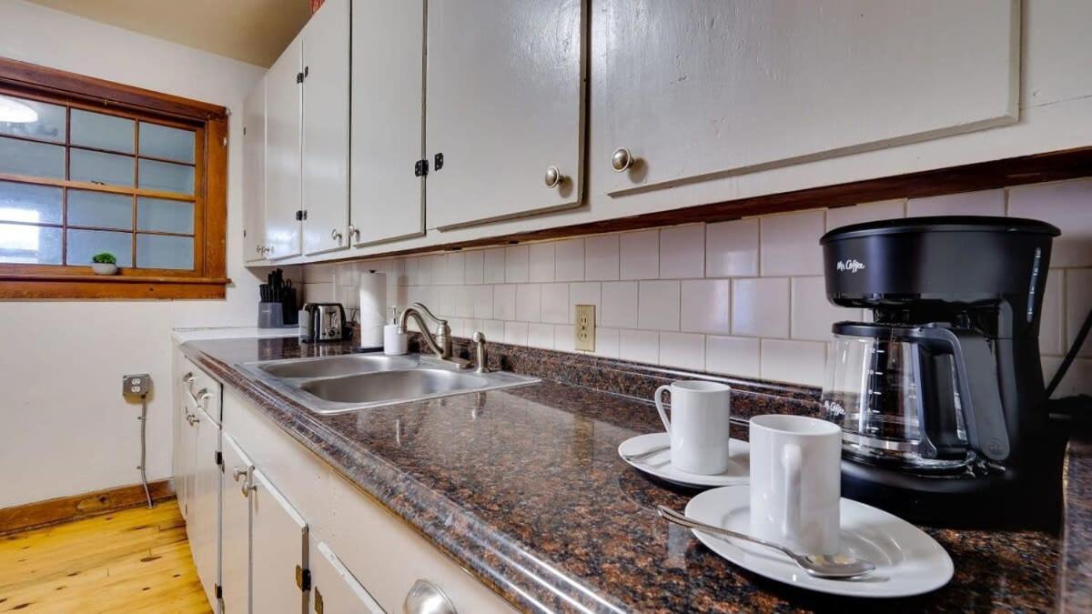 Casa vacanze Retro Rainbow At Herb River-highlighter Hideaway #5 *